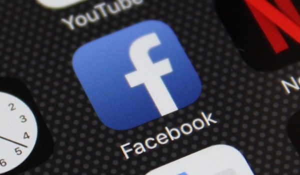 Facebook дава 1 млрд. долара за жилища за бедни