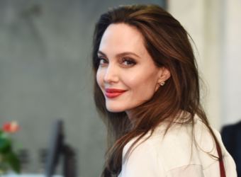 Анджелина Джоли дари 1 милион